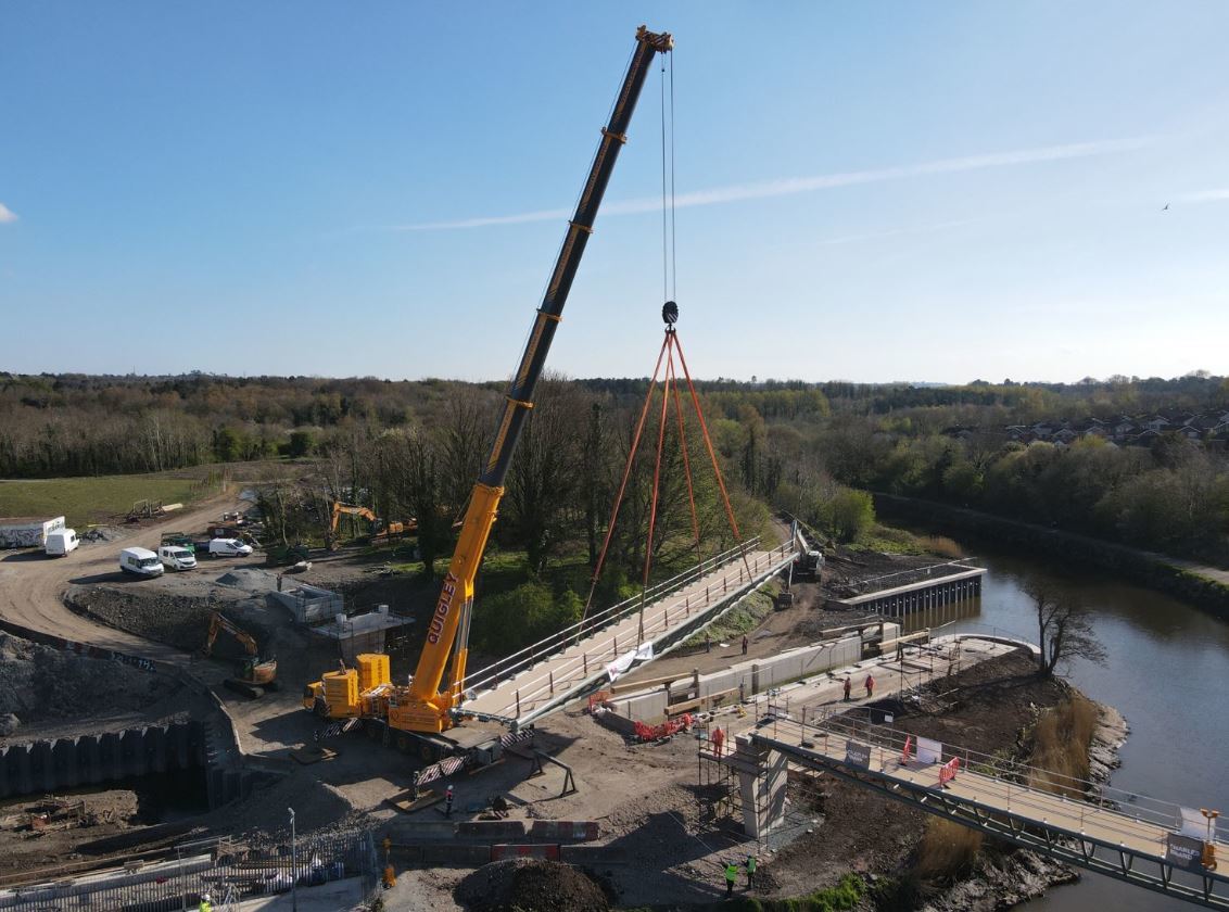 Lagan gateway second bridge lift